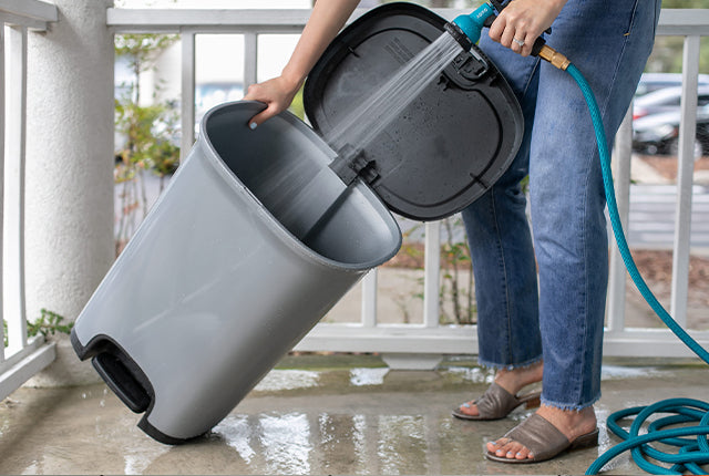 The Unseen Germs Living On Your Kitchen Trash Can: Here’s How To Clean It